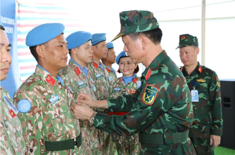 Vietnamese peacekeeping forces awarded UN medals