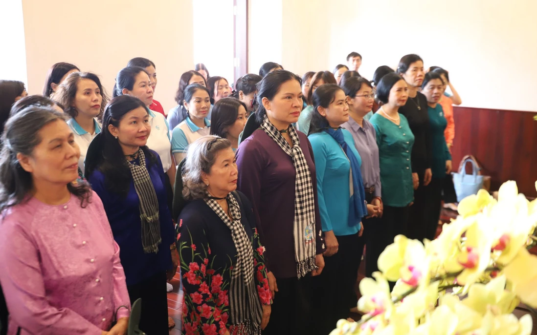 Vietnam Women s Union commemorates President Ho Chi Minh
