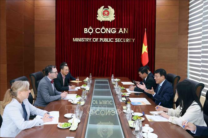 Vietnam, US promote stronger economic, trade, investment cooperation