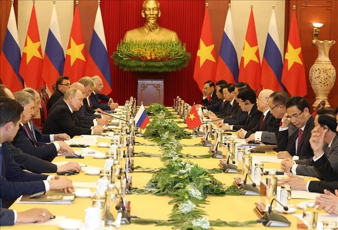 Party General Secretary holds talks with Russian President