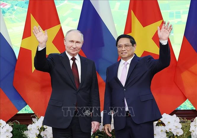 PM Pham Minh Chinh meets with Russian President Vladimir Putin