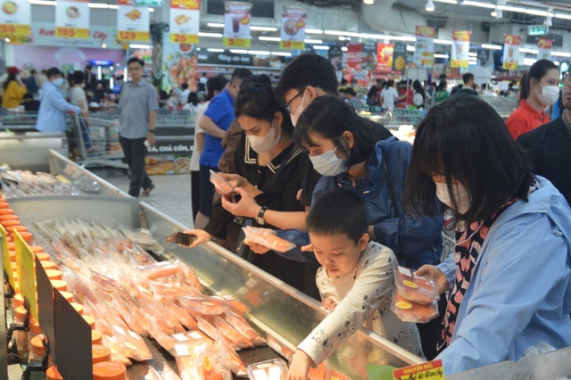 Hanoi implements program to stabilize prices of essential goods in 2024