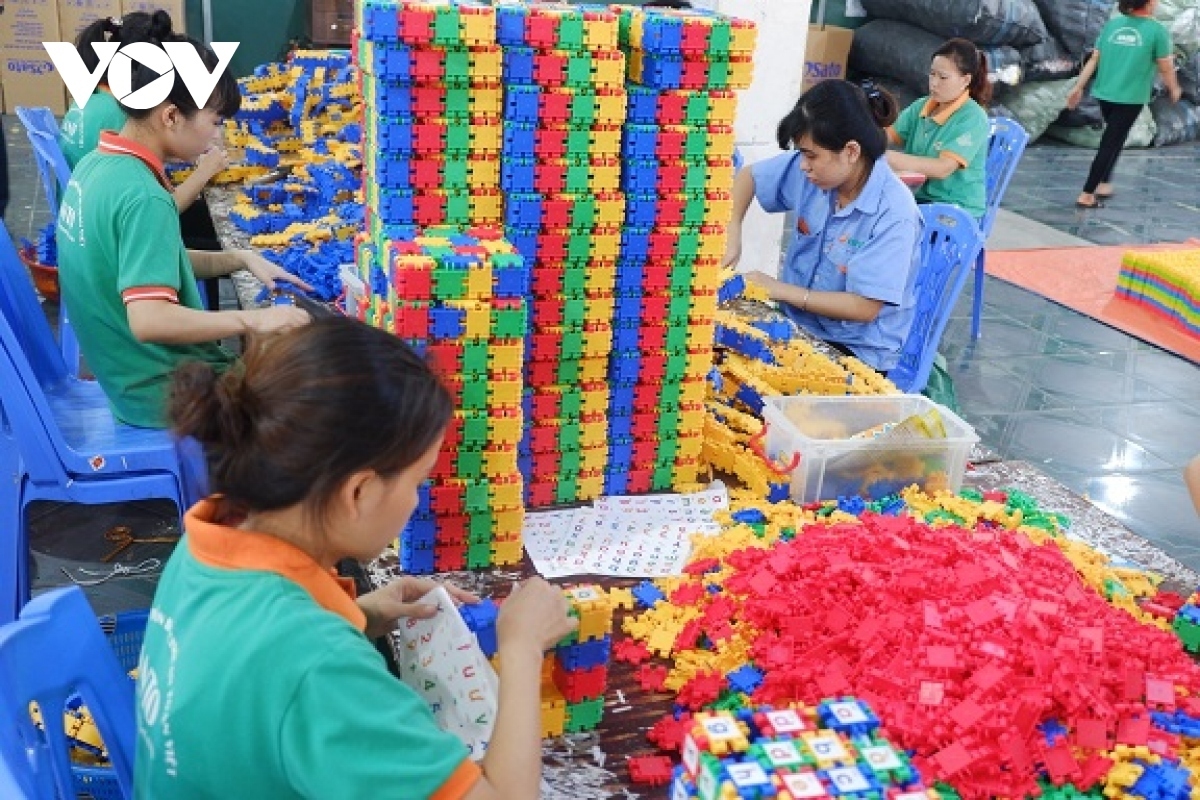 Newly-established enterprises up 6 1 in six months