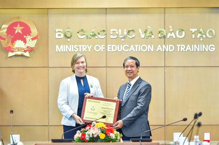UNICEF Representative honoured for contributions to education