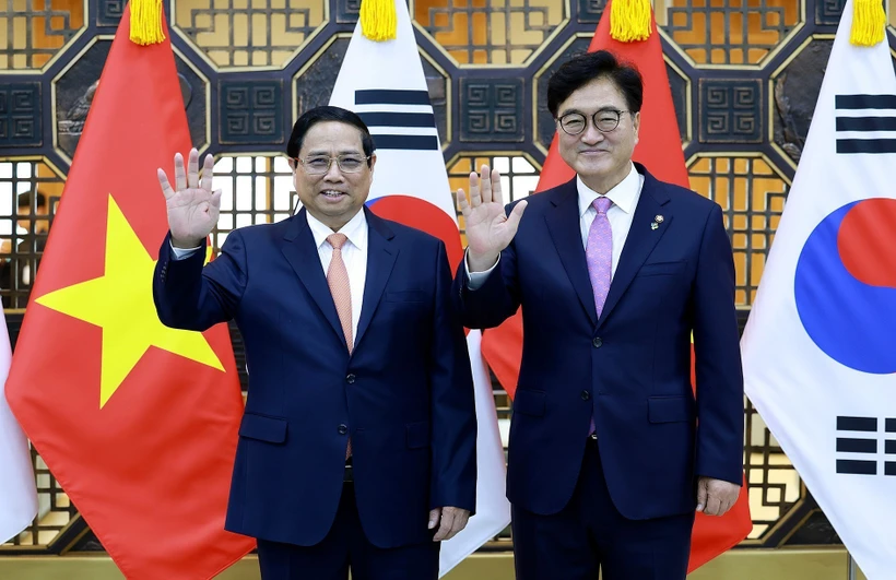 PM Pham Minh Chinh meets with RoK NA Speaker