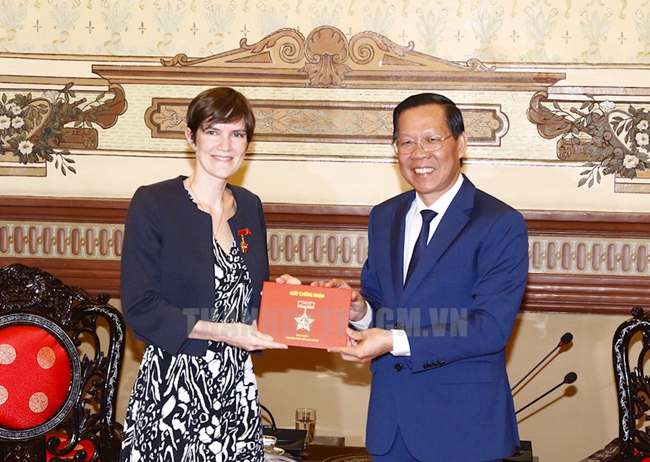 Ho Chi Minh City seeks to promote cooperation with UK in education, healthcare and finance
