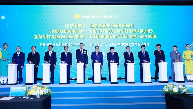 PM attends ceremony marking 30 years of Vietnam Airlines’ direct route to RoK