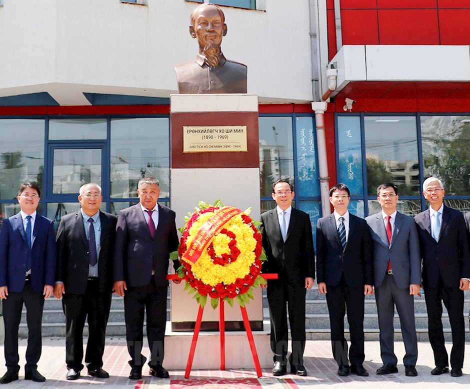Ho Chi Minh City’s high-level delegation visits Ho Chi Minh School in Mongolia