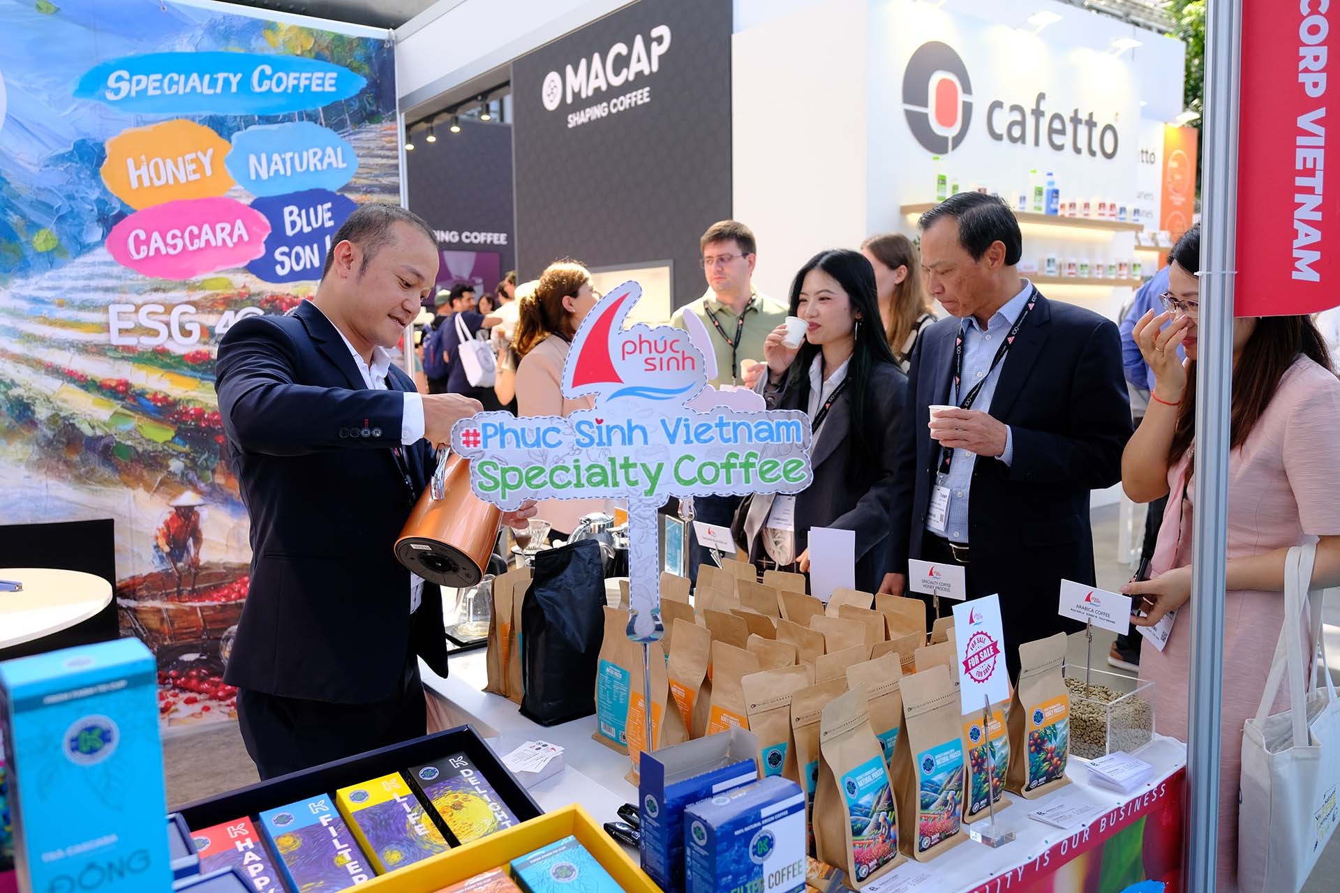 Vietnamese coffee promoted at World of Coffee 2024 in Denmark