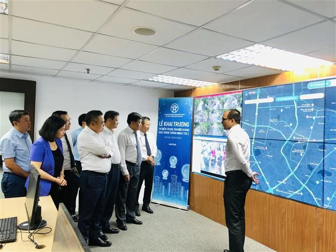 Hanoi launches smart transport operation system