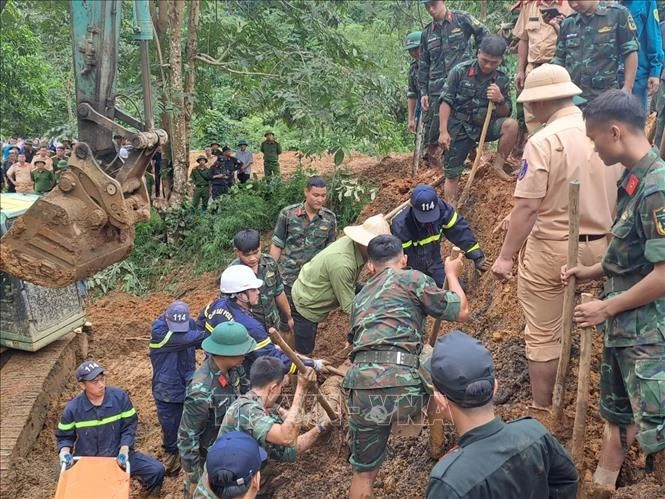 PM urges prompt actions to fix consequences of deadly landslide in Ha Giang