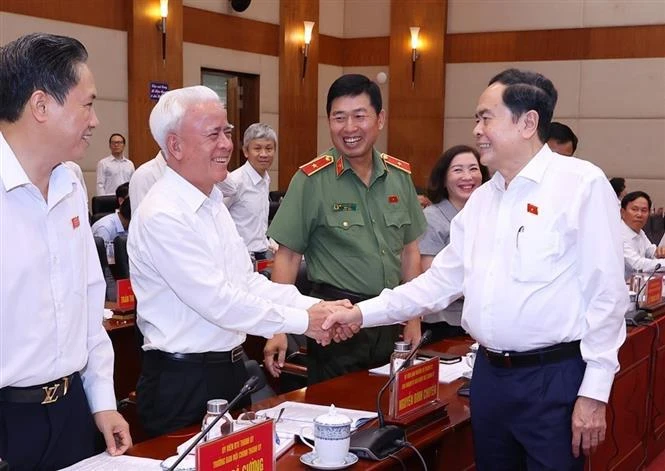 NA Chairman works with Hai Phong city s Party Committee