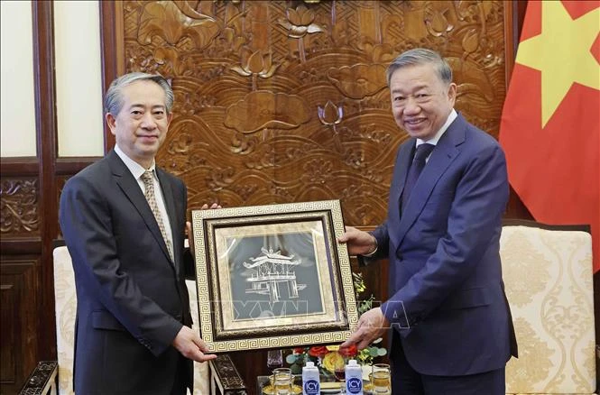 President receives outgoing Chinese ambassador