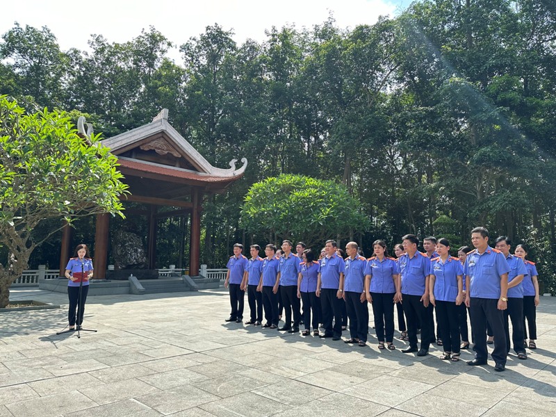 Bac Kan provincial People s Procuracy reports its merits to Uncle Ho