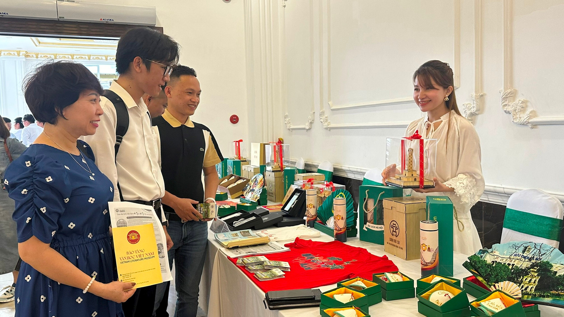 Hanoi links with localities to promote inter-regional tourism destinations