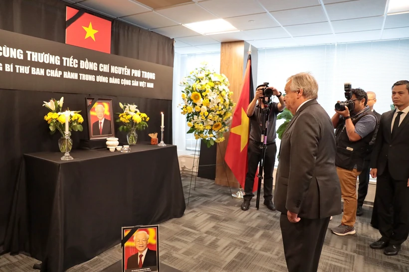 UN Secretary-General, ambassadors pay tribute to Party General Secretary Nguyen Phu Trong