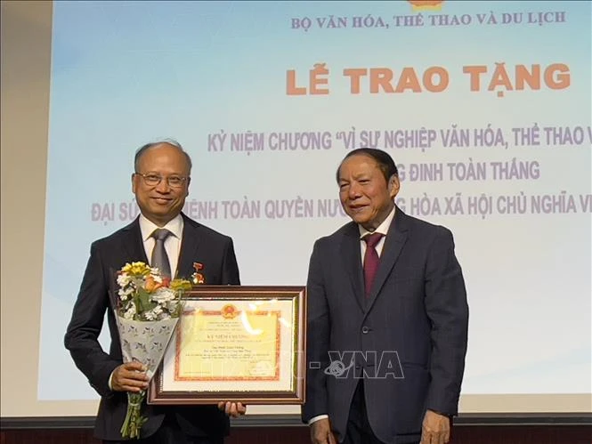 Vietnamese Ambassador in France honoured for contributions to cultural popularisation