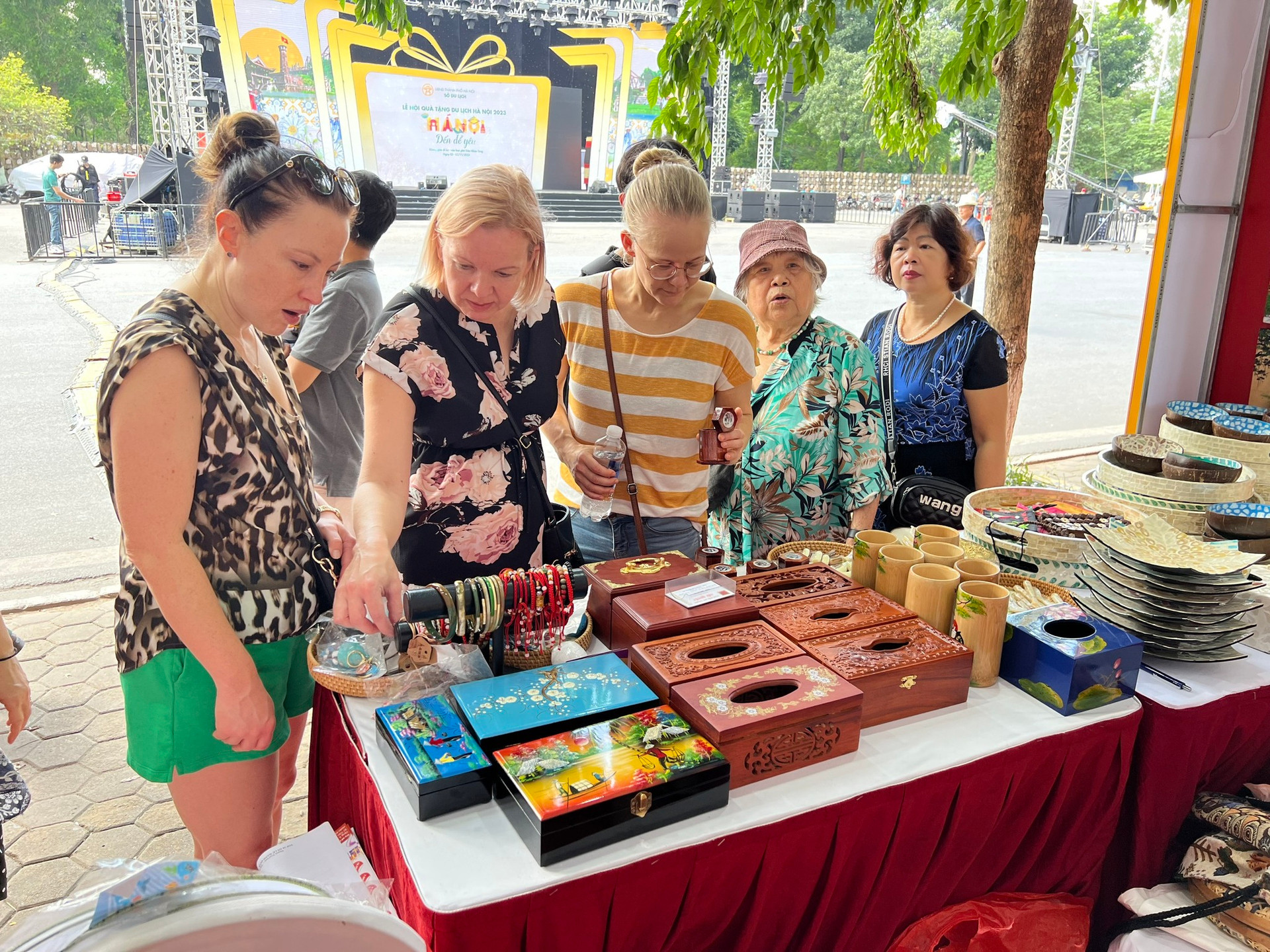 Over 2 5 million tourists visit Hanoi in July