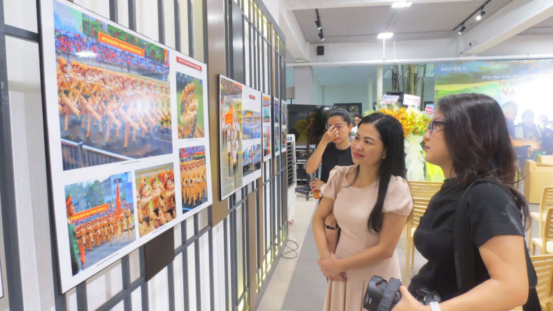 Photo exhibition about Dien Bien Phu victory held in HCMC