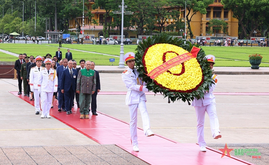 Timor-Leste President pays respects for President Ho Chi Minh