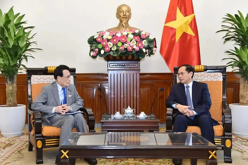 FM receives head of Japanese LDP s Policy Research Council