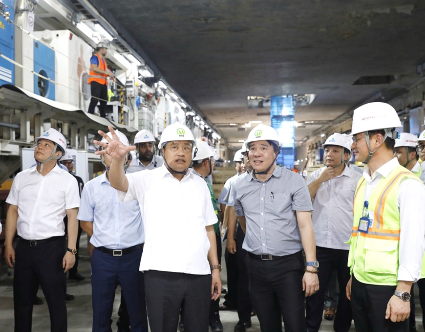 Hanoi key projects under timely progress