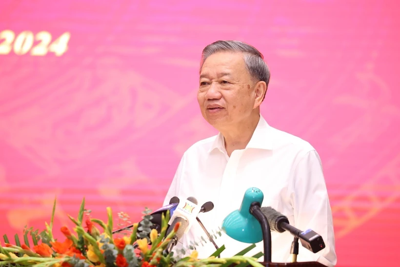 Top leader demands Hanoi to make stronger efforts to fulfill special role