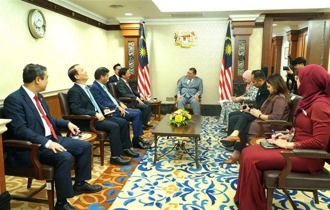 Parliamentary leaders of Malaysia hail cooperation with Vietnamese NA
