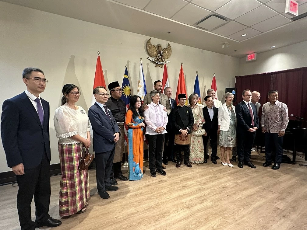 ASEAN s identity and central role promoted in Vancouver
