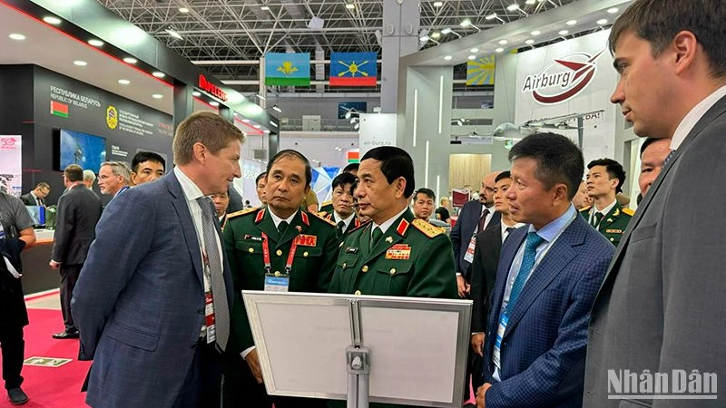 Vietnam attends International Military-Technical Forum