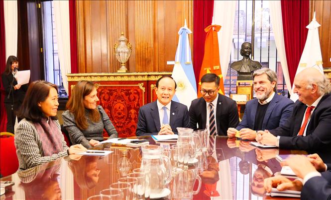 Capital city boosts cooperative relationship with Argentinian localities