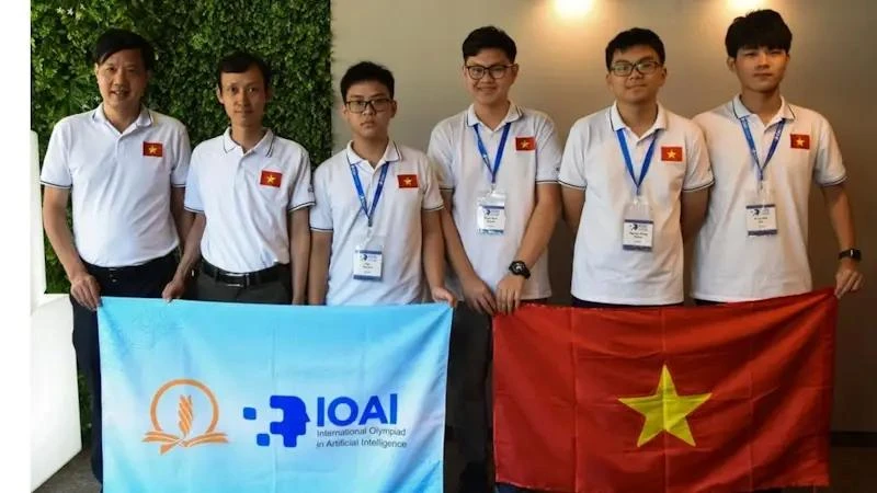 Vietnamese students win silver and bronze medals at first international AI Olympiad