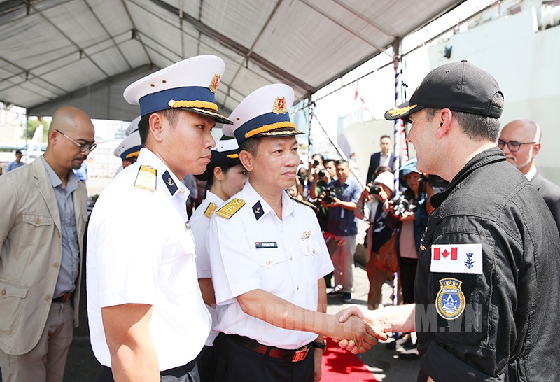 Royal Canadian navy ship visits Ho Chi Minh City