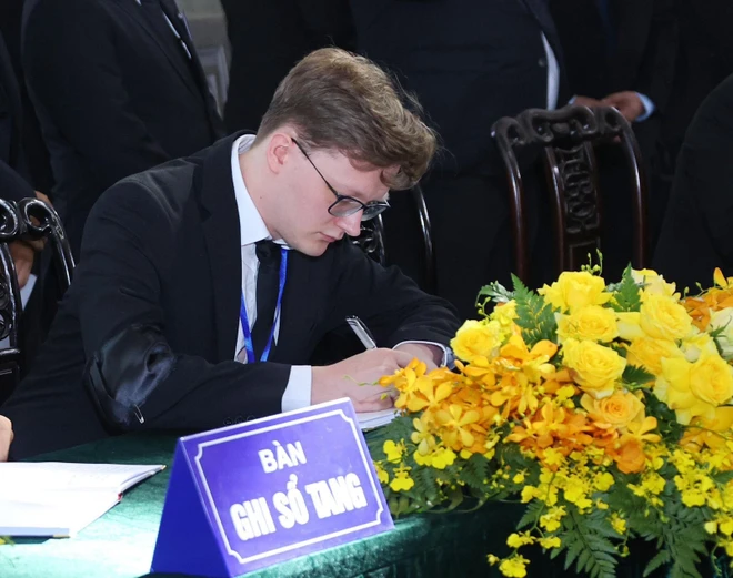 British researcher believes legacy of generations of Party leaders to be taken under new leadership