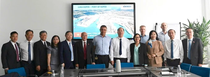 Ho Chi Minh City and Slovenian port seek opportunities for cooperation in port management and service operations