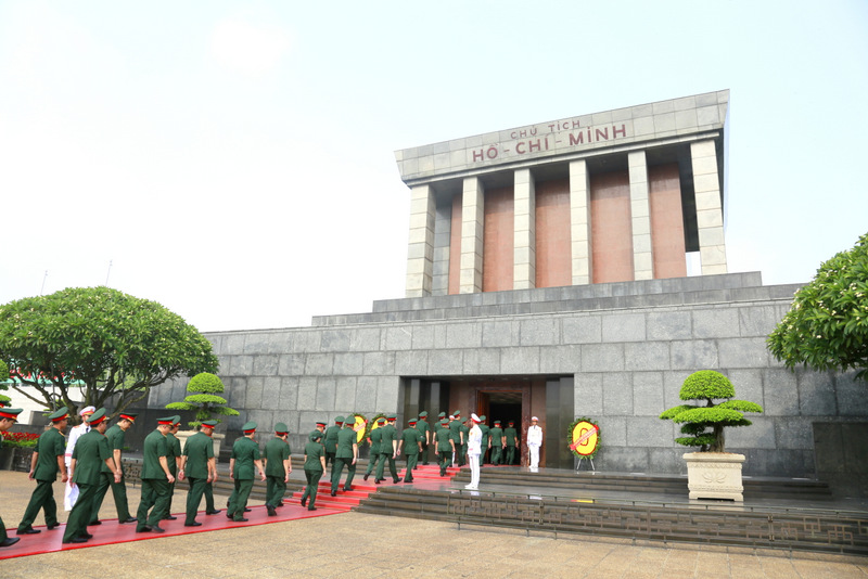 Hanoi Capital High Command reports its achievements to Uncle Ho