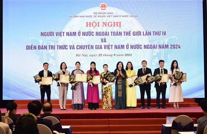 4th World Conference of Overseas Vietnamese wraps up