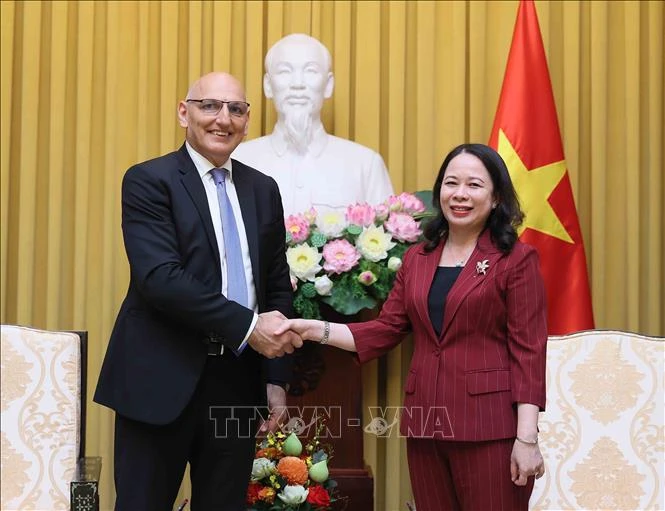 Vice President welcomes Special Envoy of President of Azerbaijan
