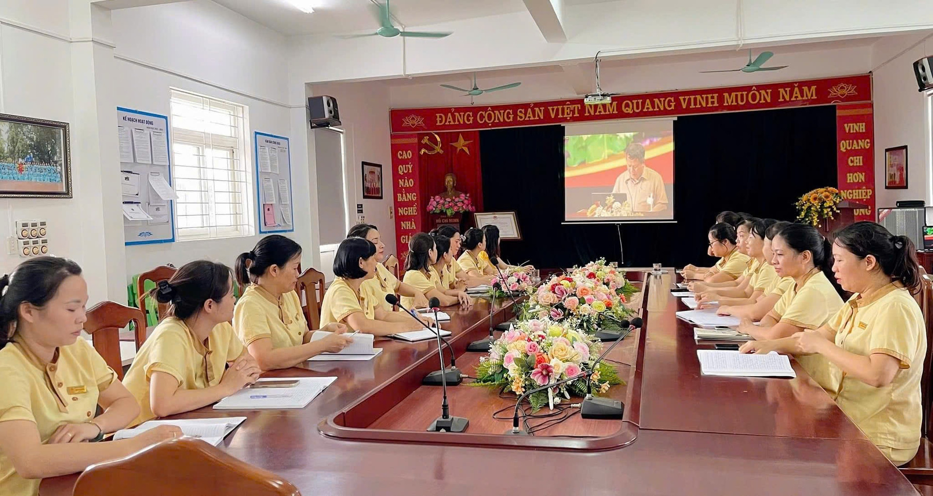 Thanh Tri organizes political activities to study and follow Uncle Ho s example