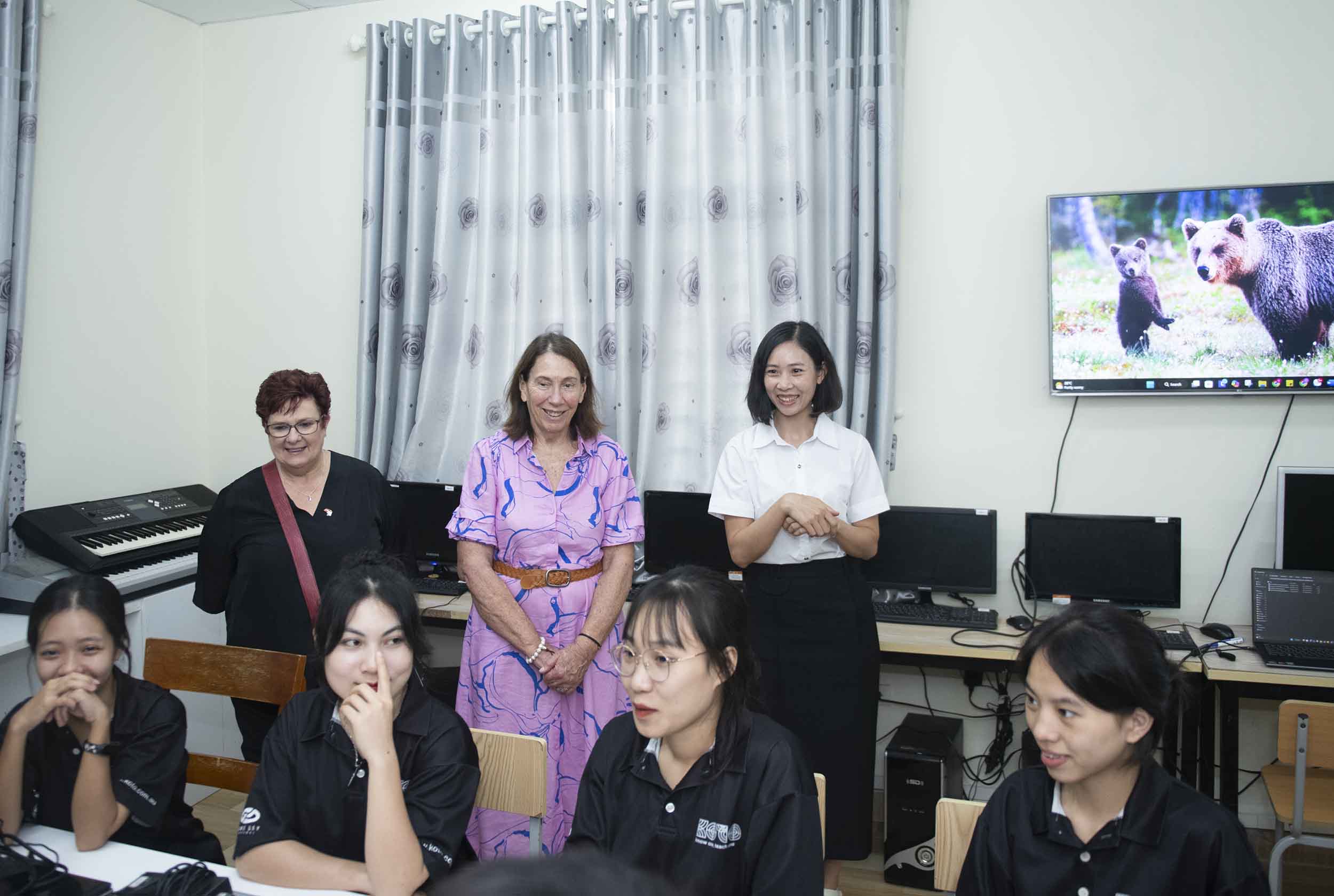 Australia Senate President Sue Lines visits Bac Ninh province’s vocational training center
