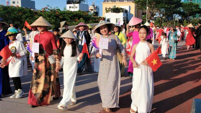 Vietnam Ao dai Heritage Club debuts in Da Nang City