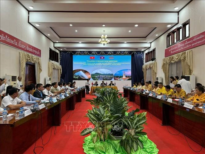 Vietnamese, Lao, Thai provinces strengthen tourism connectivity