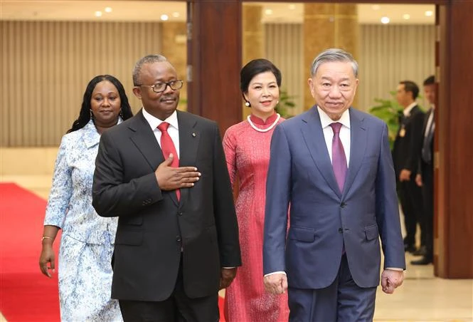Top leader hosts banquet in honour of Guinea-Bissau President