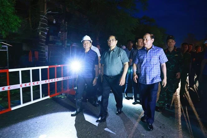 PM makes fact-finding trip to Hai Phong city after typhoon