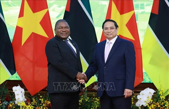 PM meets with Mozambican President