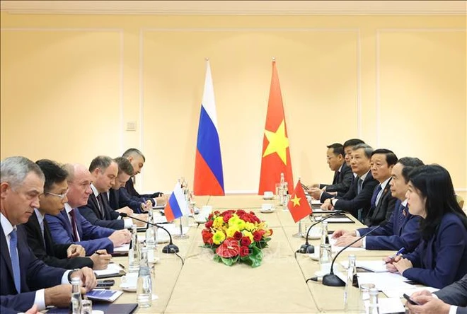 NA Chairman receives leaders of key Russian energy companies