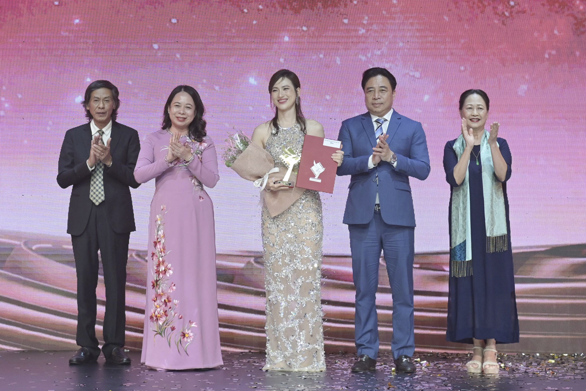 “Mai” directed by Tran Thanh honoured at Golden Kite Awards 2024