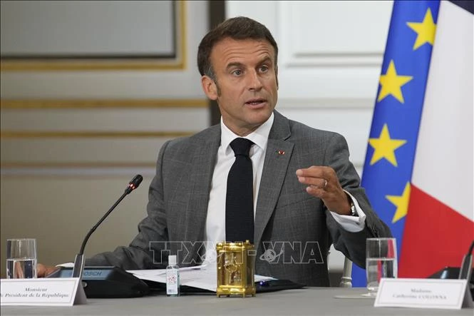 French President affirms solidarity with Vietnam in face of Typhoon Yagi