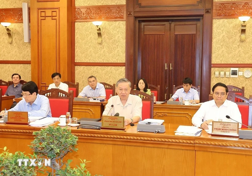 Politburo opines on documents relating Hai Phong, Thua Thien - Hue