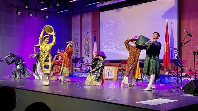 Vietnam’s National Day marked in France, Mexico